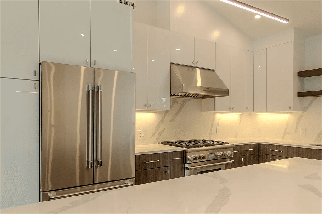 PENTHOUSE CONDO